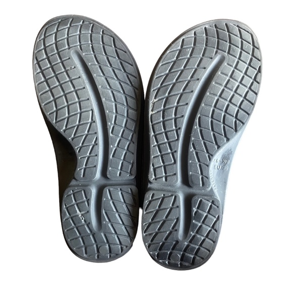 OOFOS Black Sandal Womens 8 Mens 6 EU39 - Picture 5 of 6